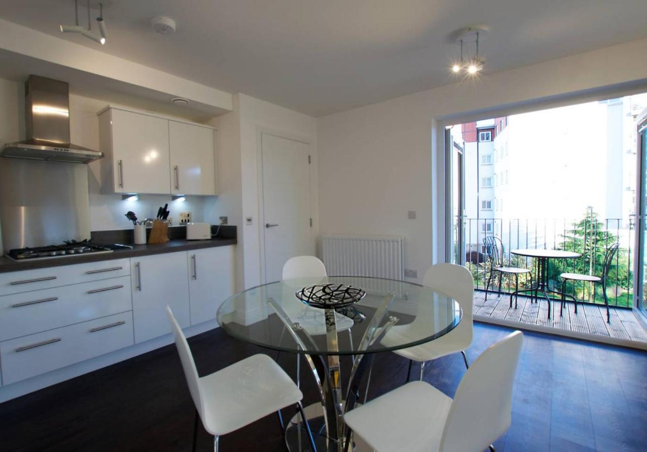 Altido Bright City Centre 2Bed, 2Bath With Free Parking เอดินบะระ ภายนอก รูปภาพ
